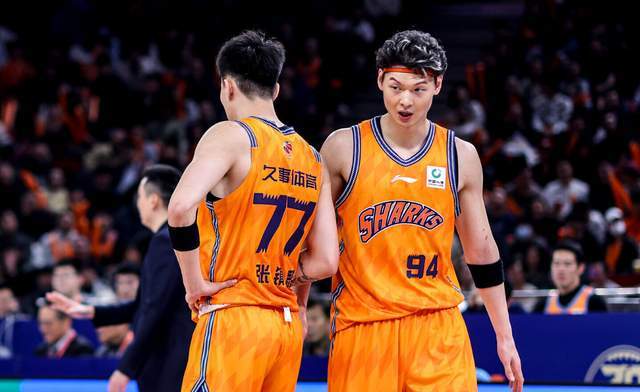 CCTV5直播！上海再战浙江全力横扫，弗格渐入佳境，卢伟全力冲第1